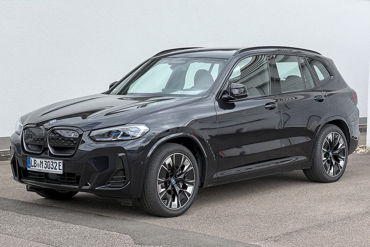 BMW iX3 M Sport (2025)