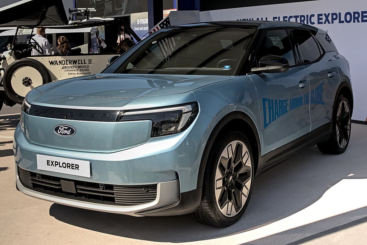 Ford Explorer Extended Range AWD (2026)