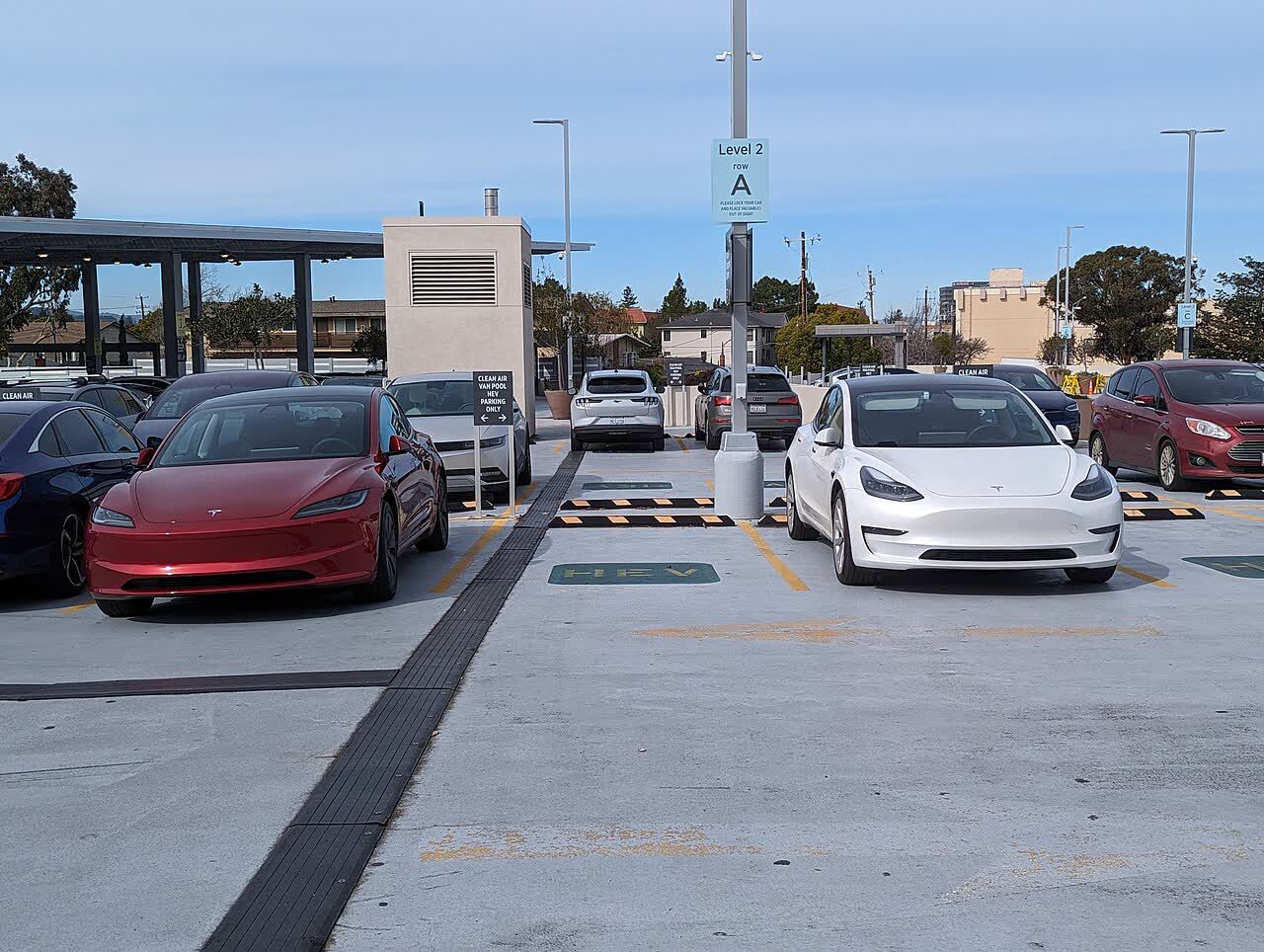 Tesla Model 3 Long Range (2025)