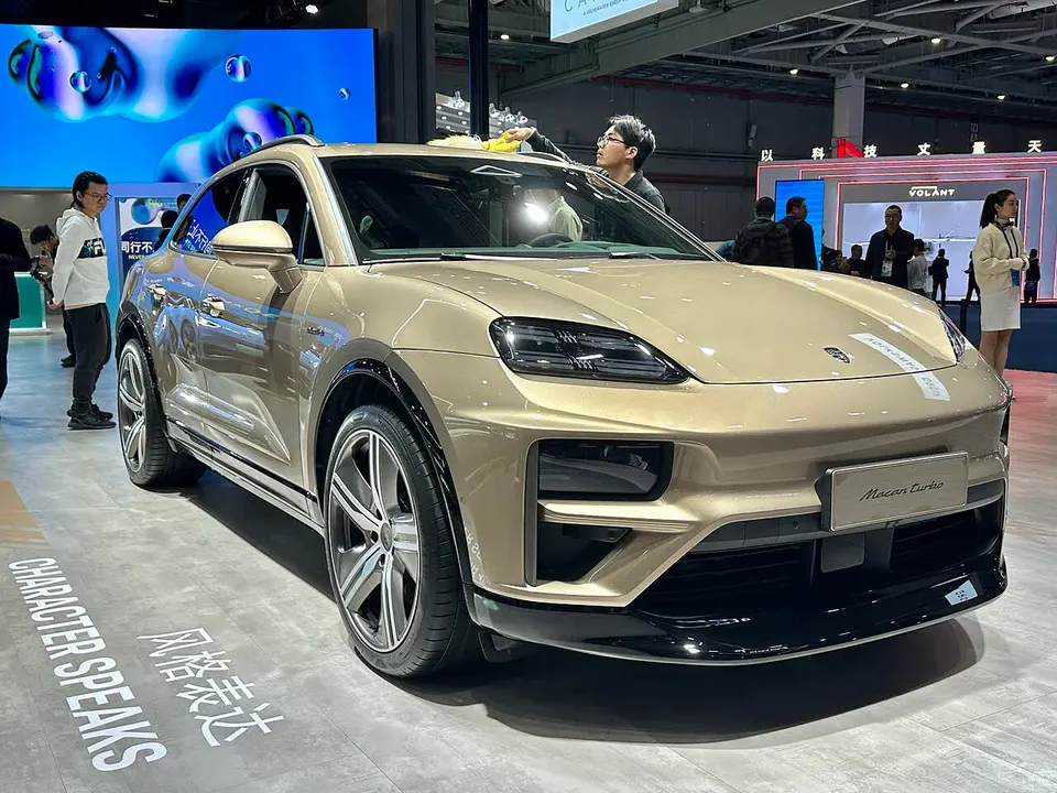 Porsche Macan 4 Electric (2026)