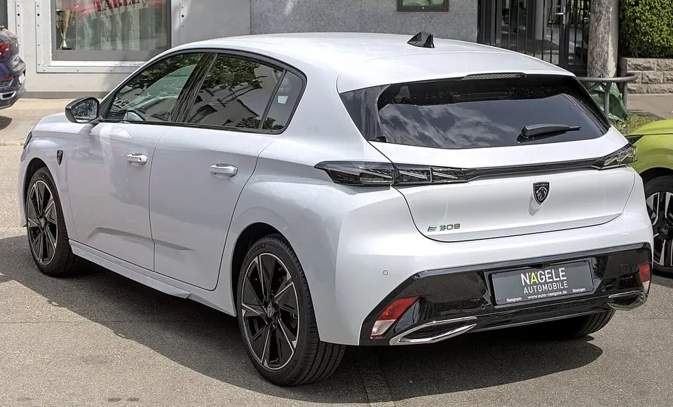 Peugeot e-308 55 kWh (2026)